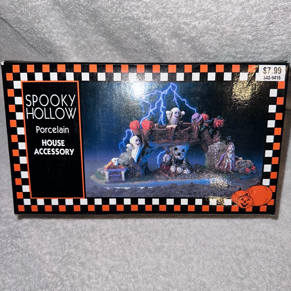 Vintage 1996 Spooky Hollow Porcelain Halloween House Accessory Decoration Decor